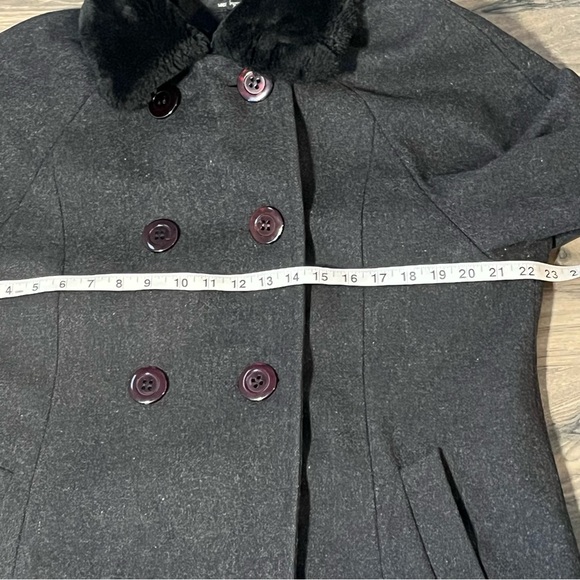 Donny Brook Womens Trench Coat Sz 14P Gray 100% Wool Lined Faux Fur Pocket - Picture 3 of 15